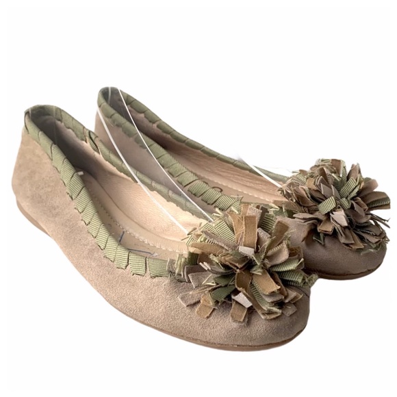 Unisa Shoes - Unisa Light Brown Suede Flower Ballet Flat